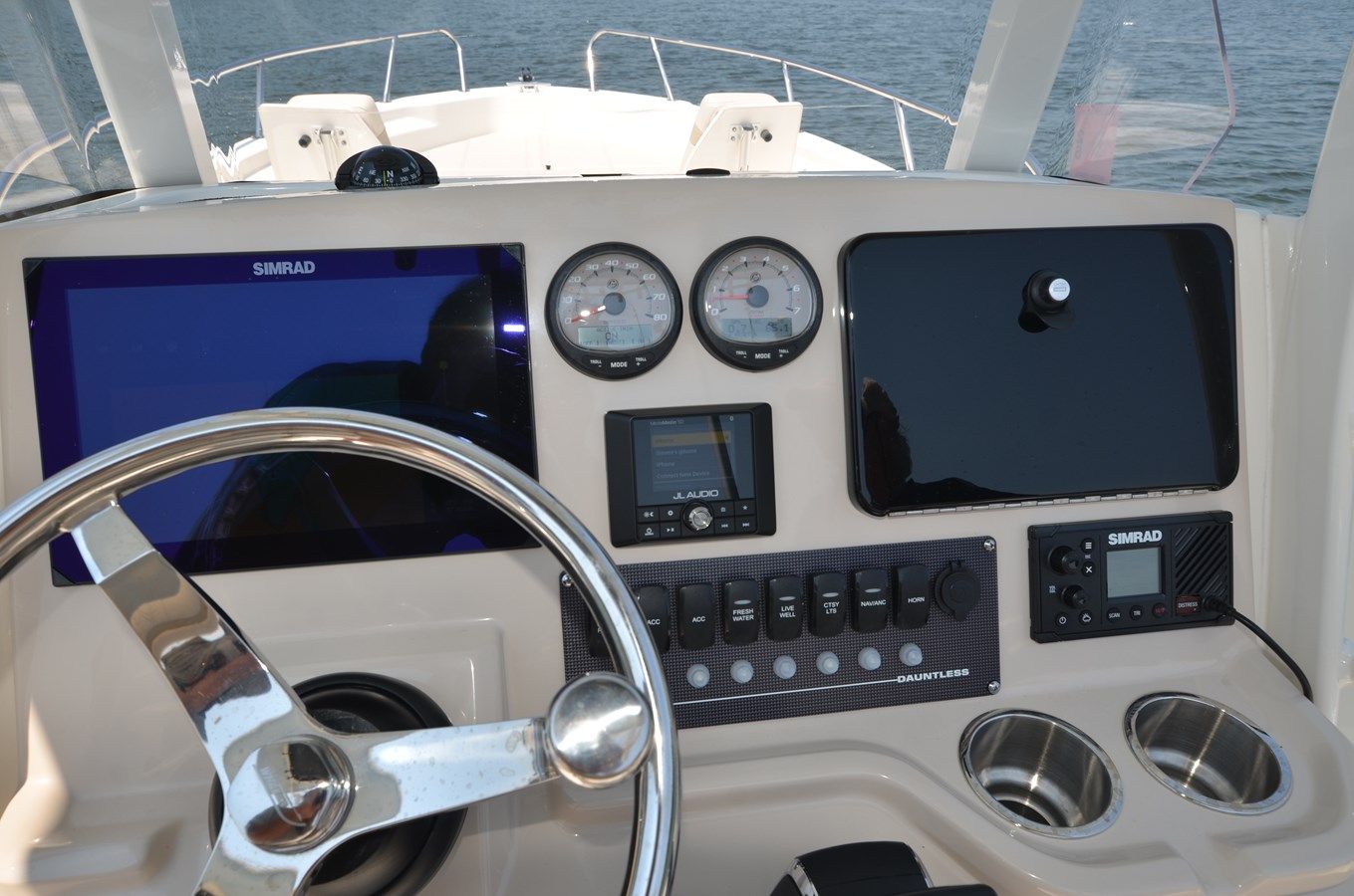 Стоимость яхты Boston Whaler 250 - Boston Whaler