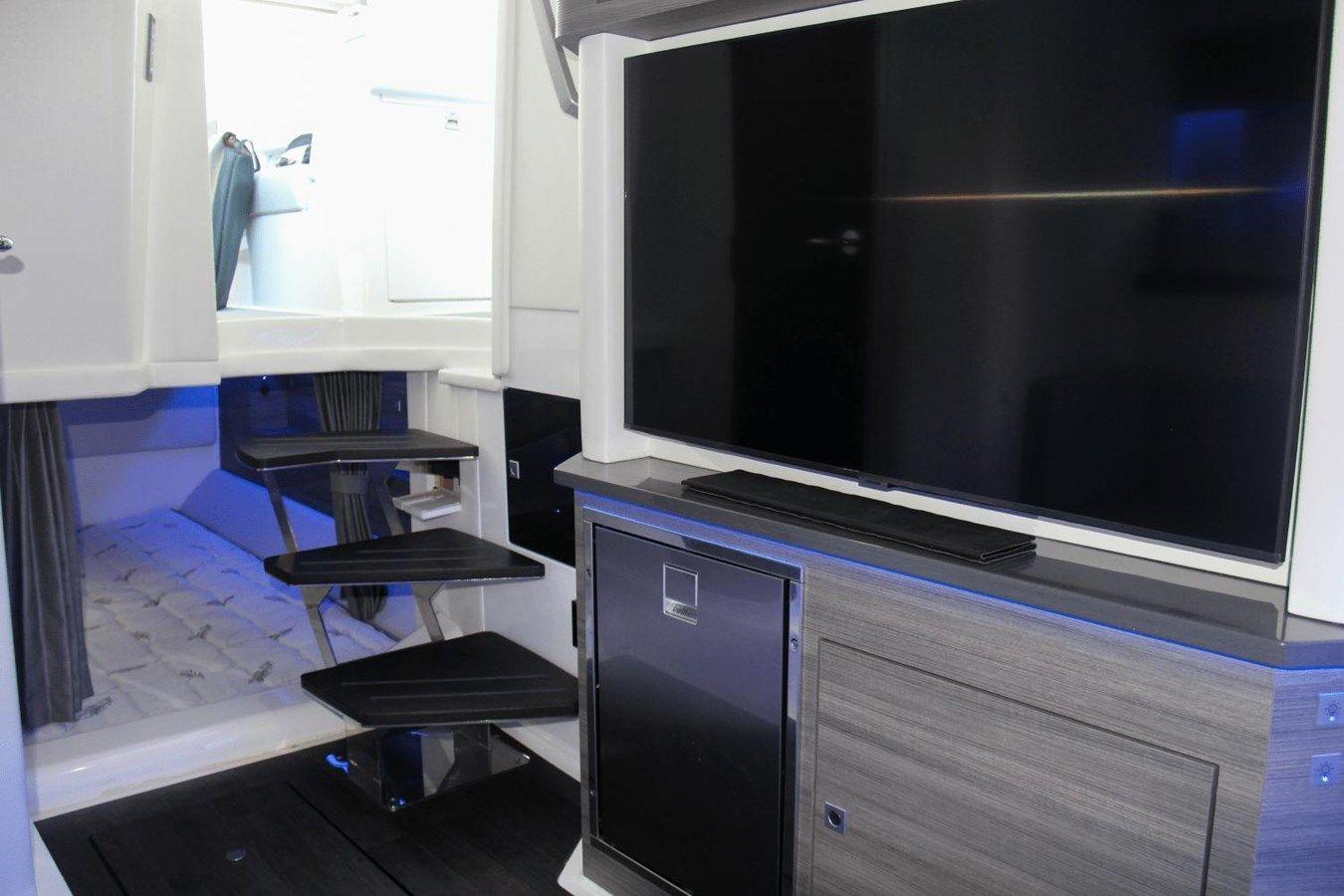 the best price on AVIARA AV40 OB 2023