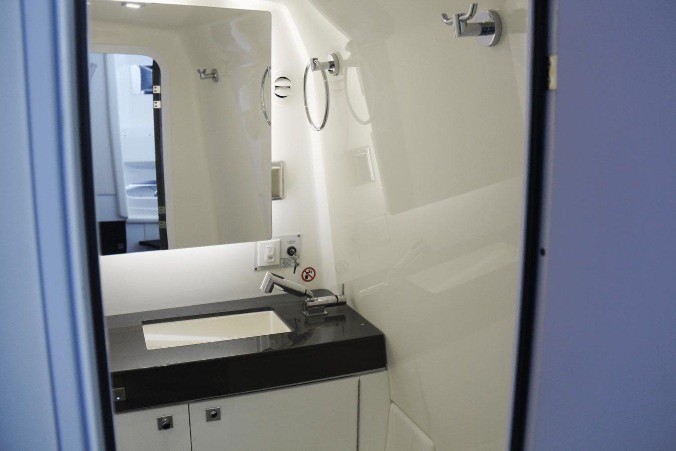 Buy a AVIARA AV40 OB - AVIARA at Shestakov Yacht Sales