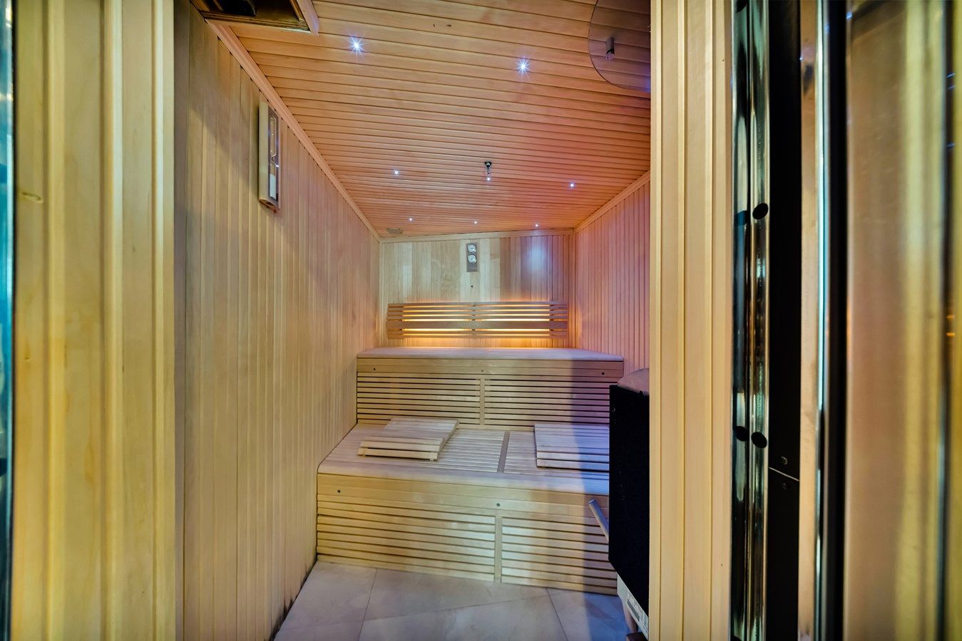 best yacht sales deals NATURAL 9 - Sunseeker