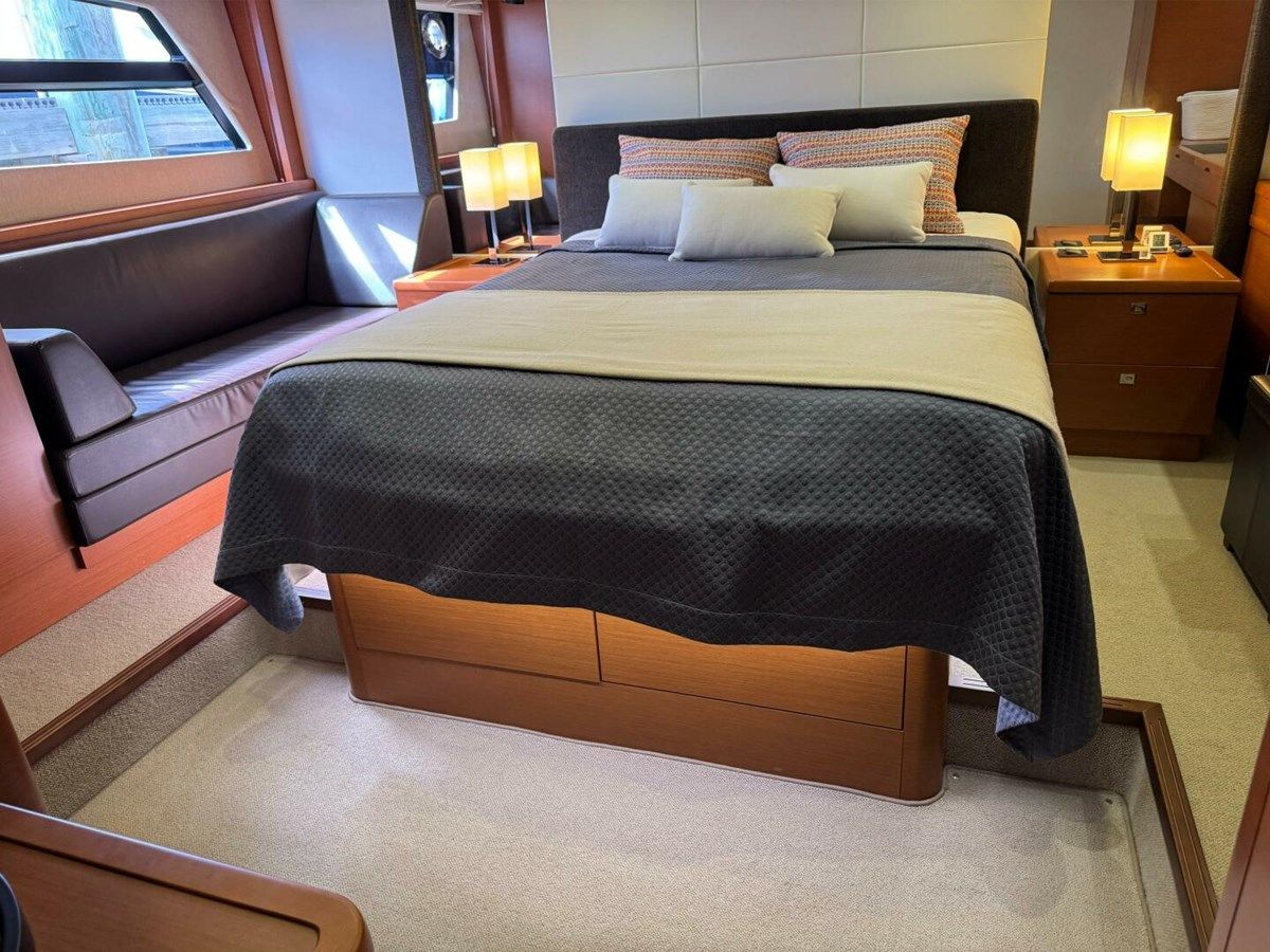 best yacht sales deals BLUE HAVEN 62