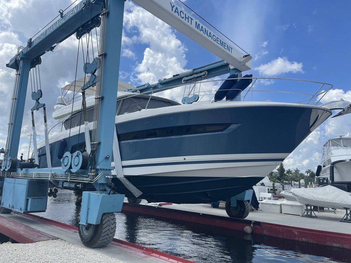 BLUE HAVEN 620S yacht sale