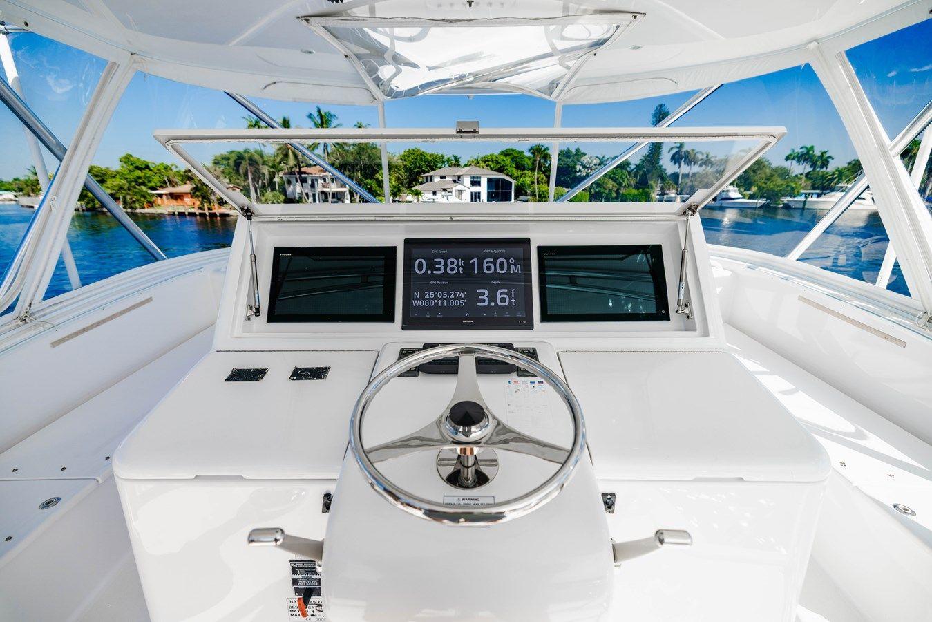 Buy a yacht Farther & Sun