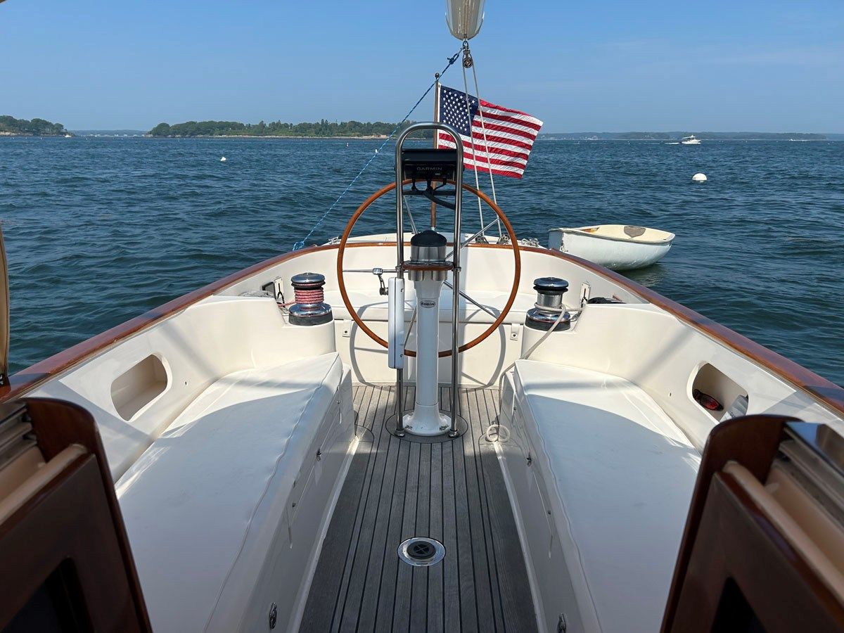 Купить яхту GALLUP 33 в Shestakov Yacht Sales