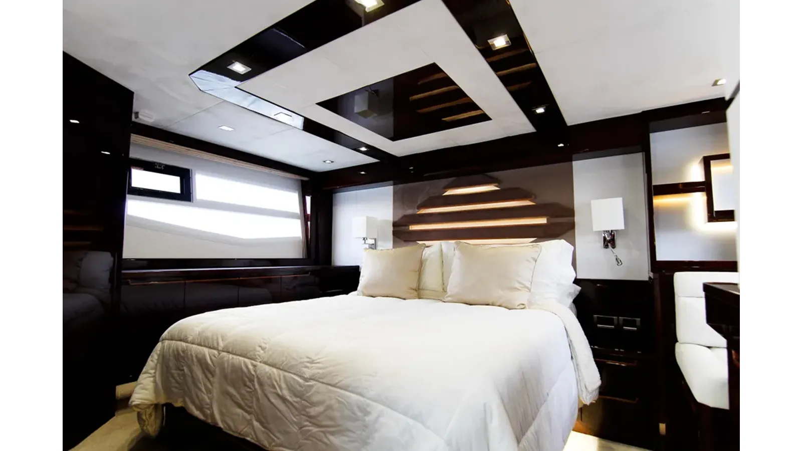 Buy a BUGSY 550 FLY at Shestakov Yacht Sales