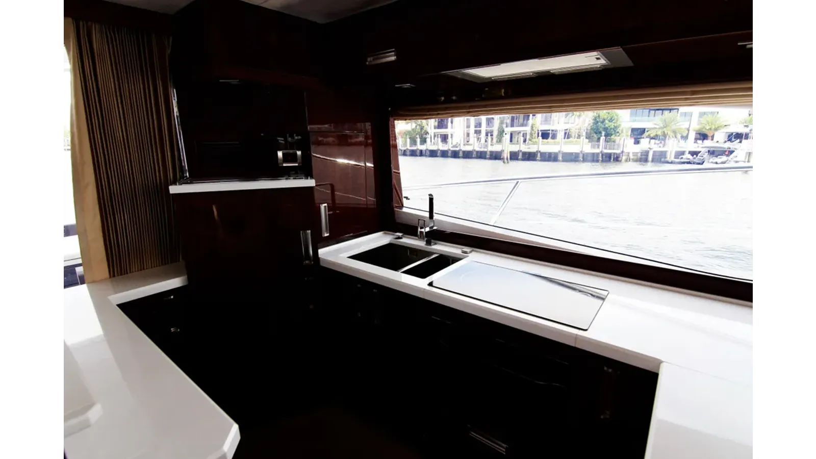 BUGSY - Galeon Yachts price