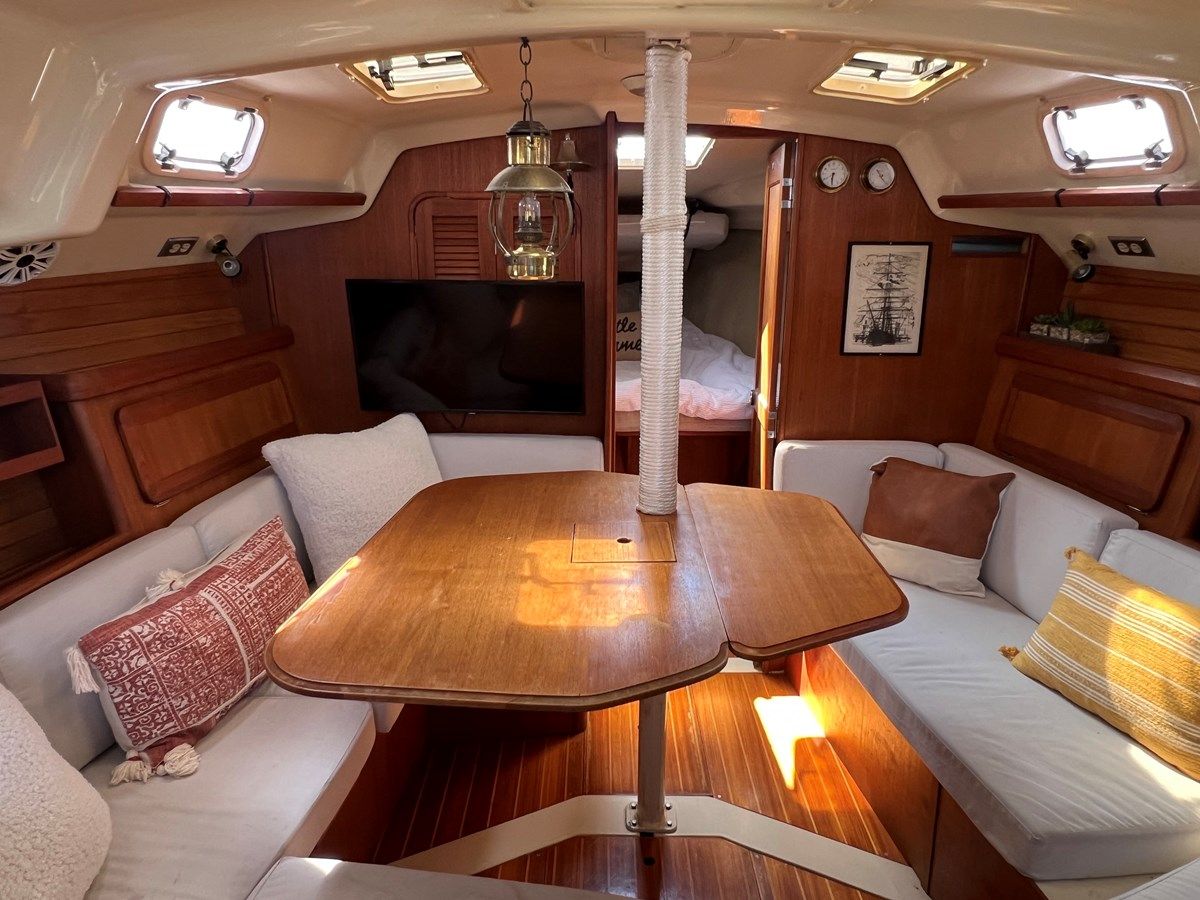 best yacht sales deals HUNTER LEGEND 37.5 37