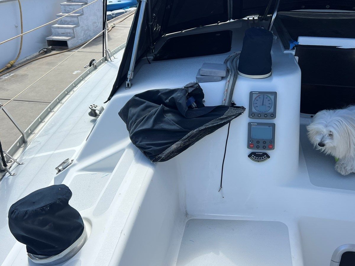 Buy a yacht HUNTER LEGEND 37.5 37