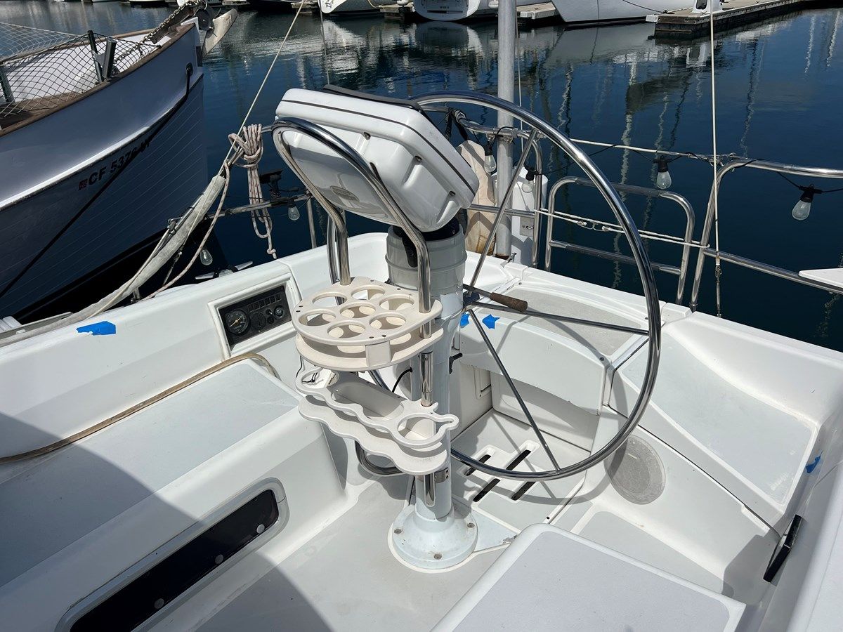 Buy a yacht HUNTER LEGEND 37.5