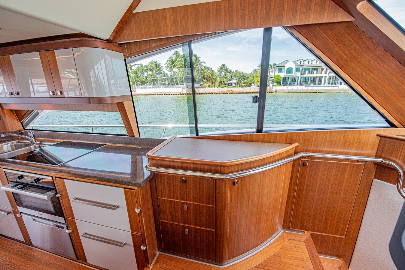 Well Done - BELIZE MOTORYACHT