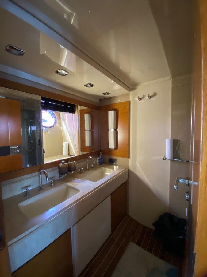 the best price on NE SEL 70 FLY