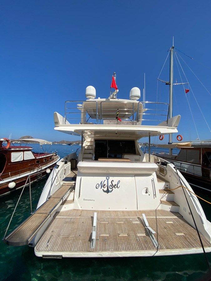 Buy a yacht NE SEL 2013