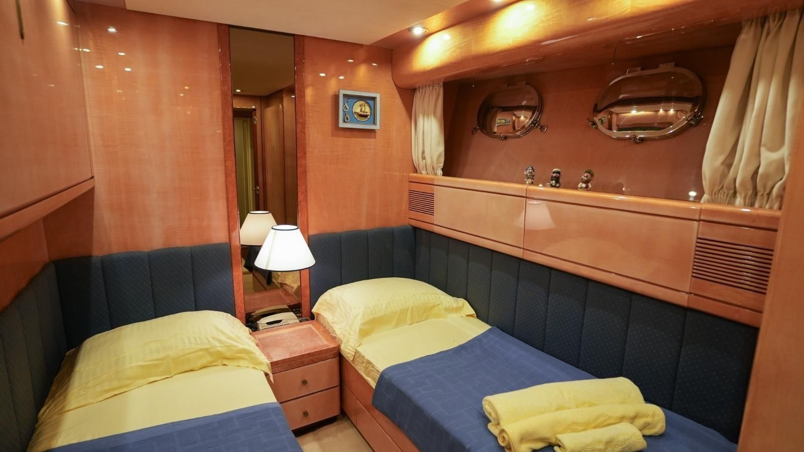 the best price on TWINS PC 1996