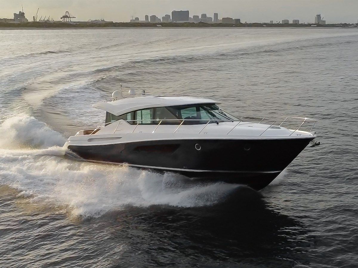 Купить яхту Happy Daze IV 54 в Shestakov Yacht Sales