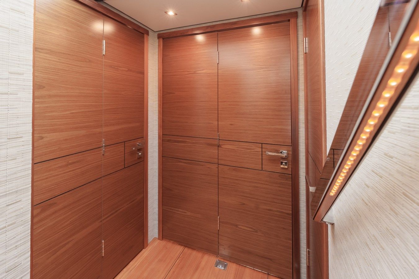 Купить Happy Daze IV