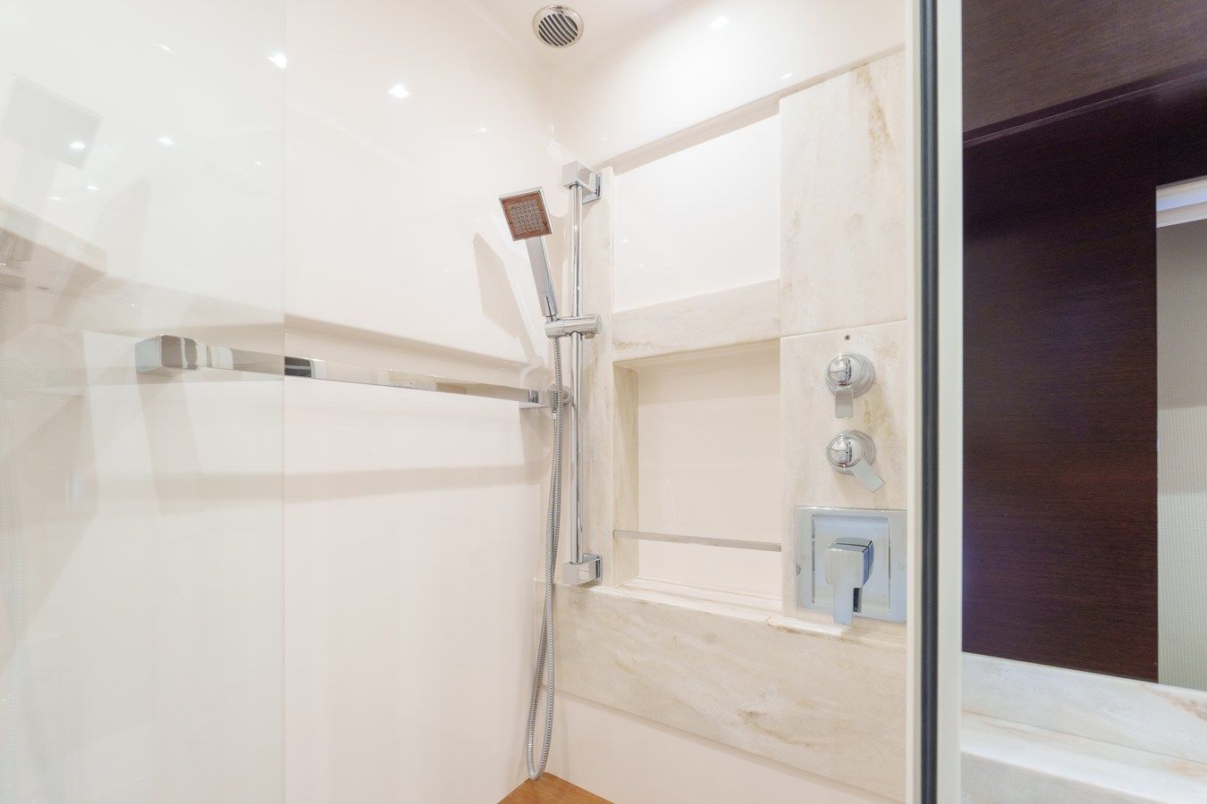 Продажа яхты Happy Daze IV 2017