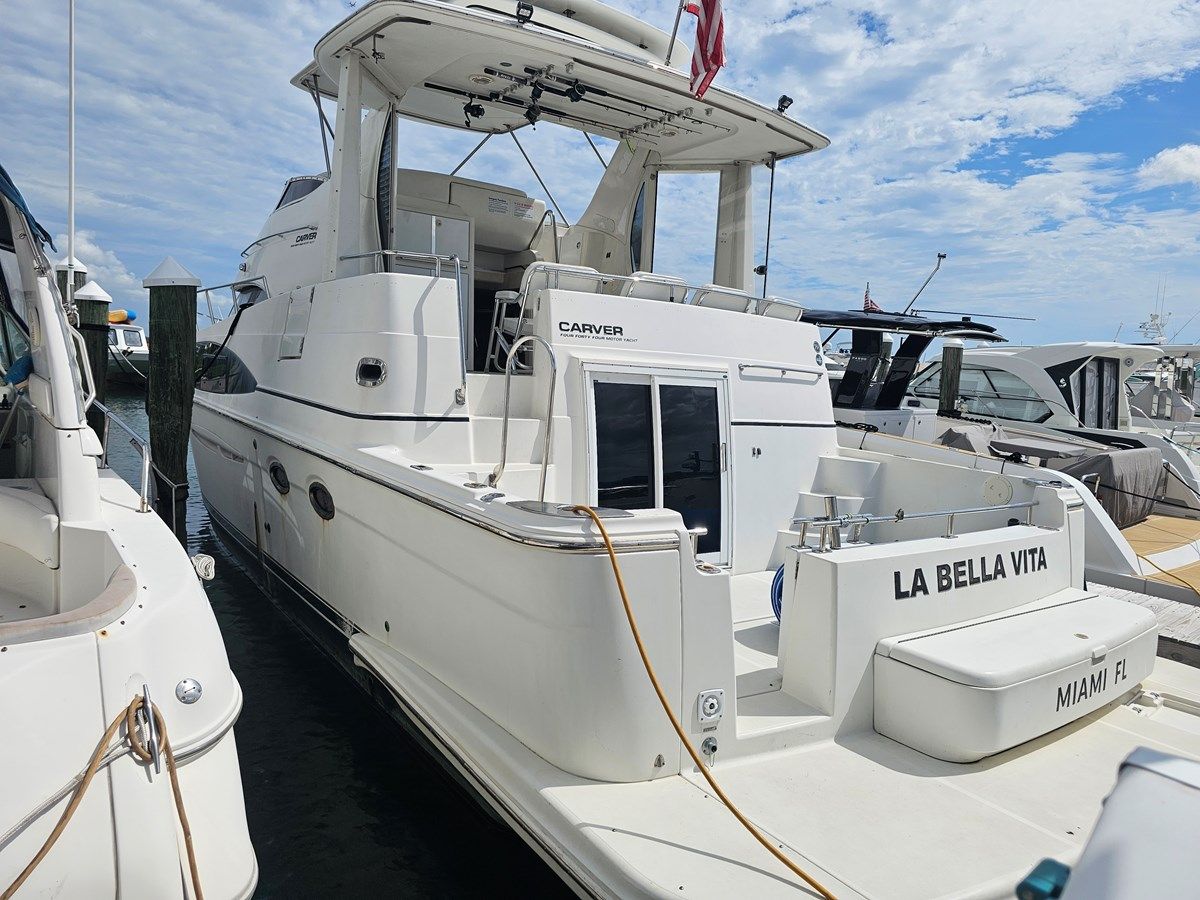 best yacht sales deals Carver 444 Motor Yacht - Carver Yachts