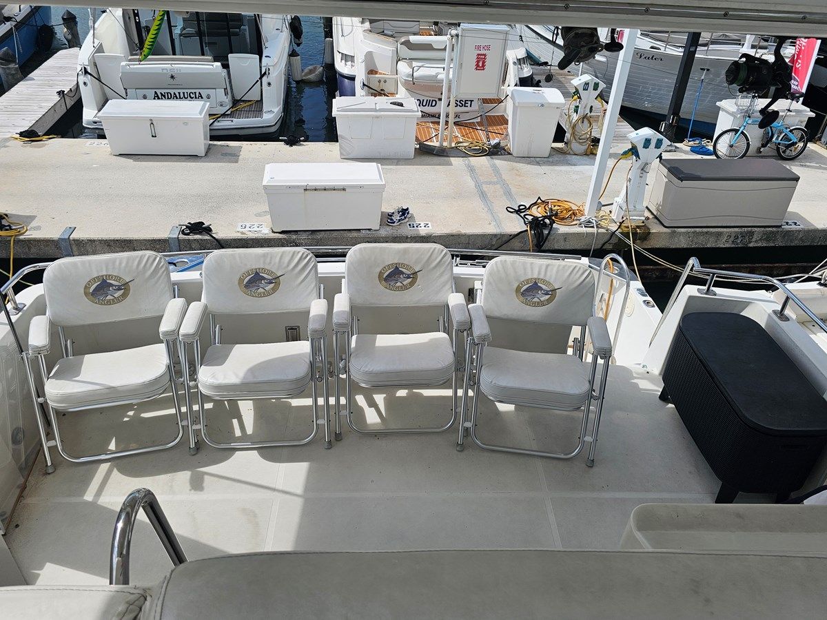 the best price on Carver 444 Motor Yacht 46