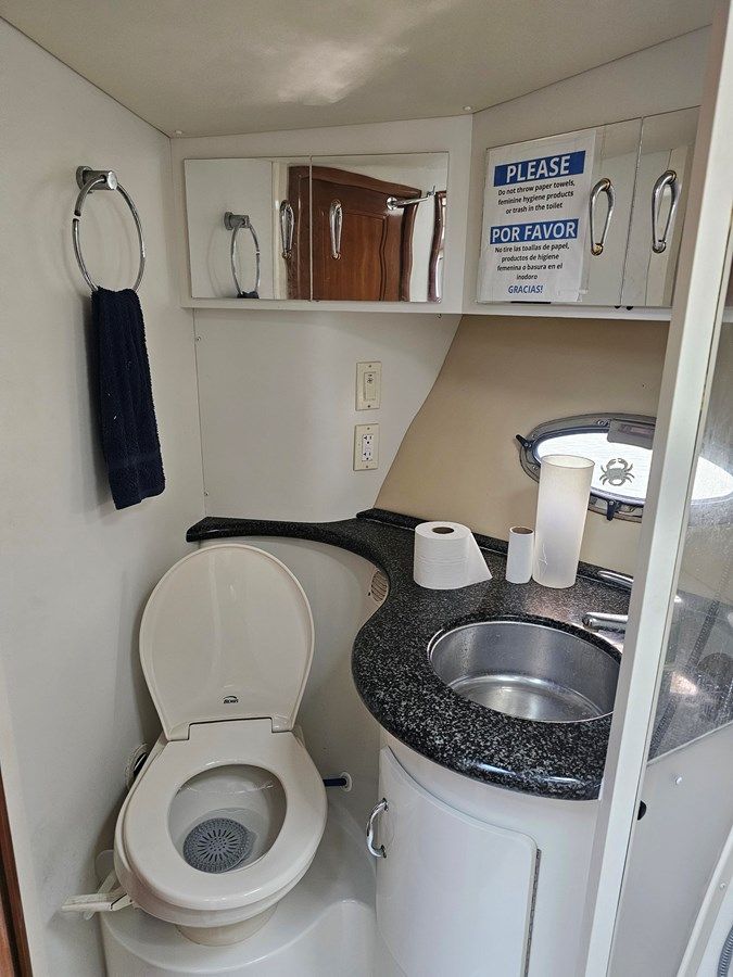 Buy a yacht Carver 444 Motor Yacht - Carver Yachts