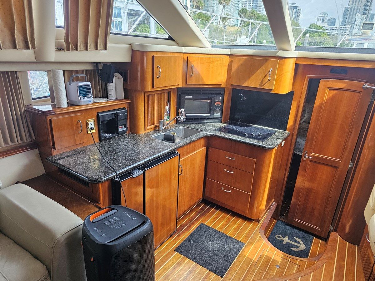 Carver 444 Motor Yacht - Carver Yachts