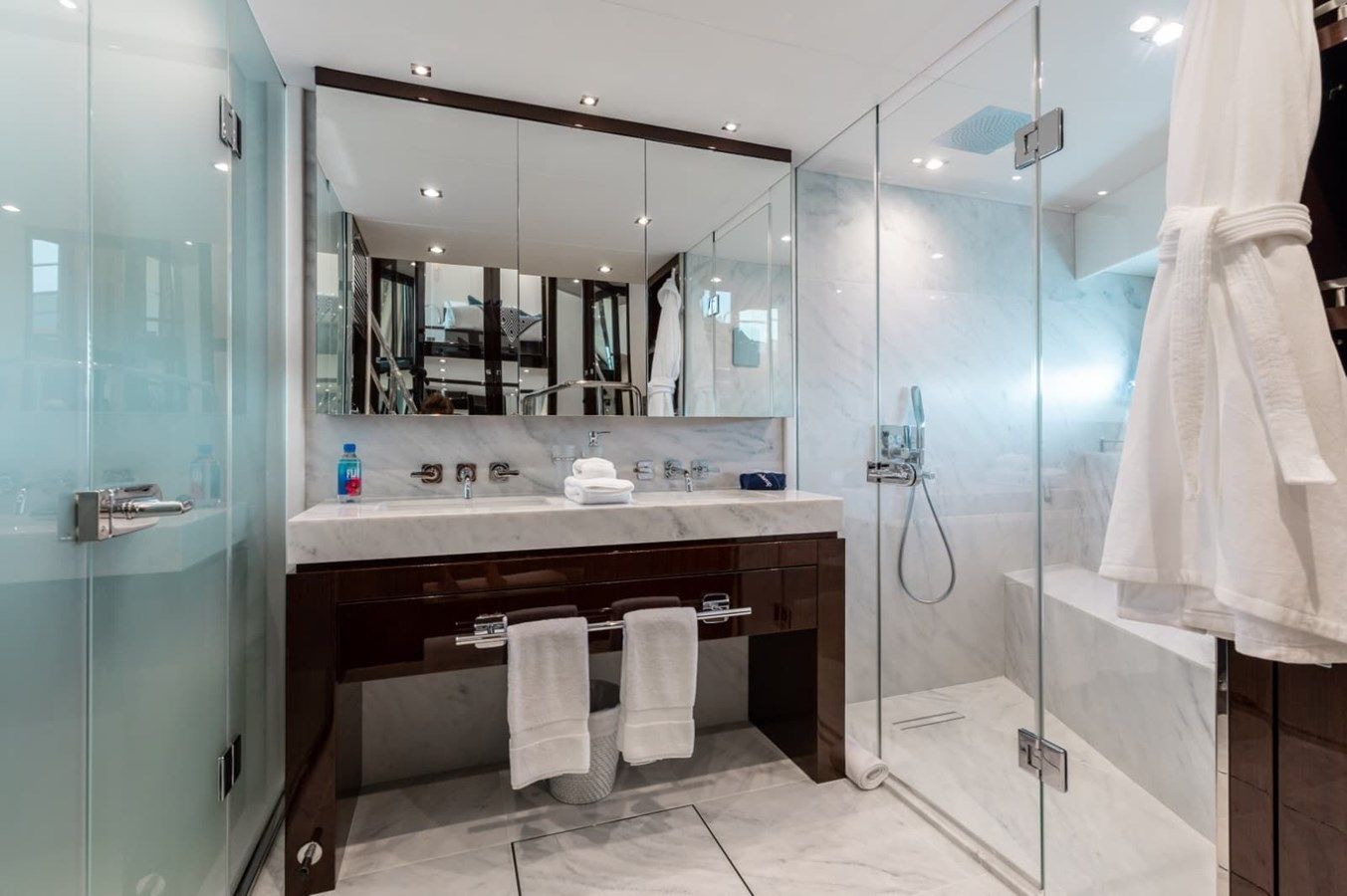 the best price on 95 ft 2018 Sunseeker 95 Yacht, Mirracle - Sunseeker