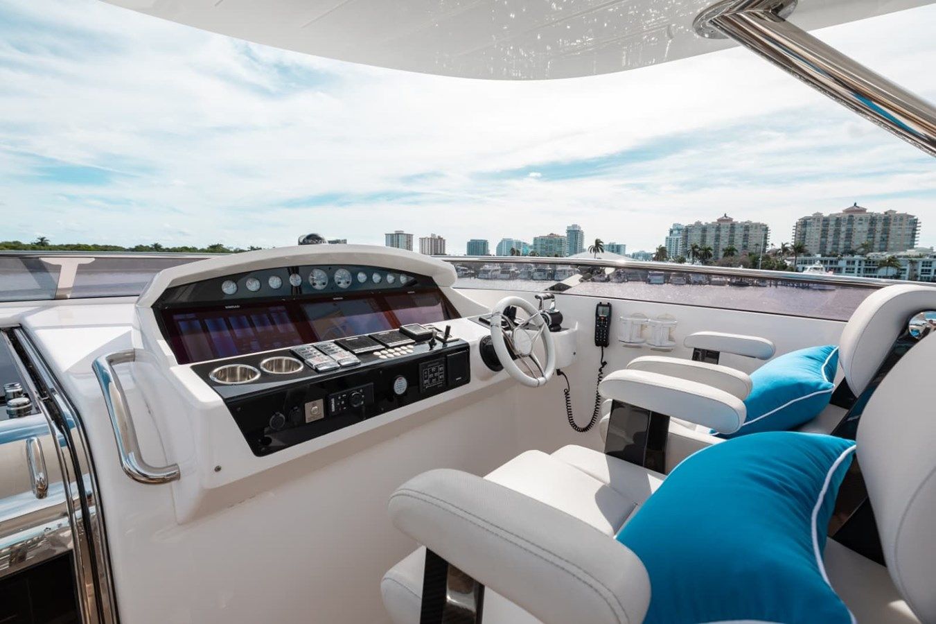 Buy a yacht 95 ft 2018 Sunseeker 95 Yacht, Mirracle - Sunseeker