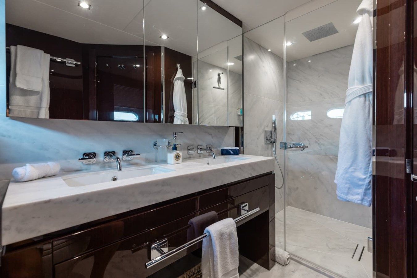 best yacht sales deals 95 ft 2018 Sunseeker 95 Yacht, Mirracle - Sunseeker