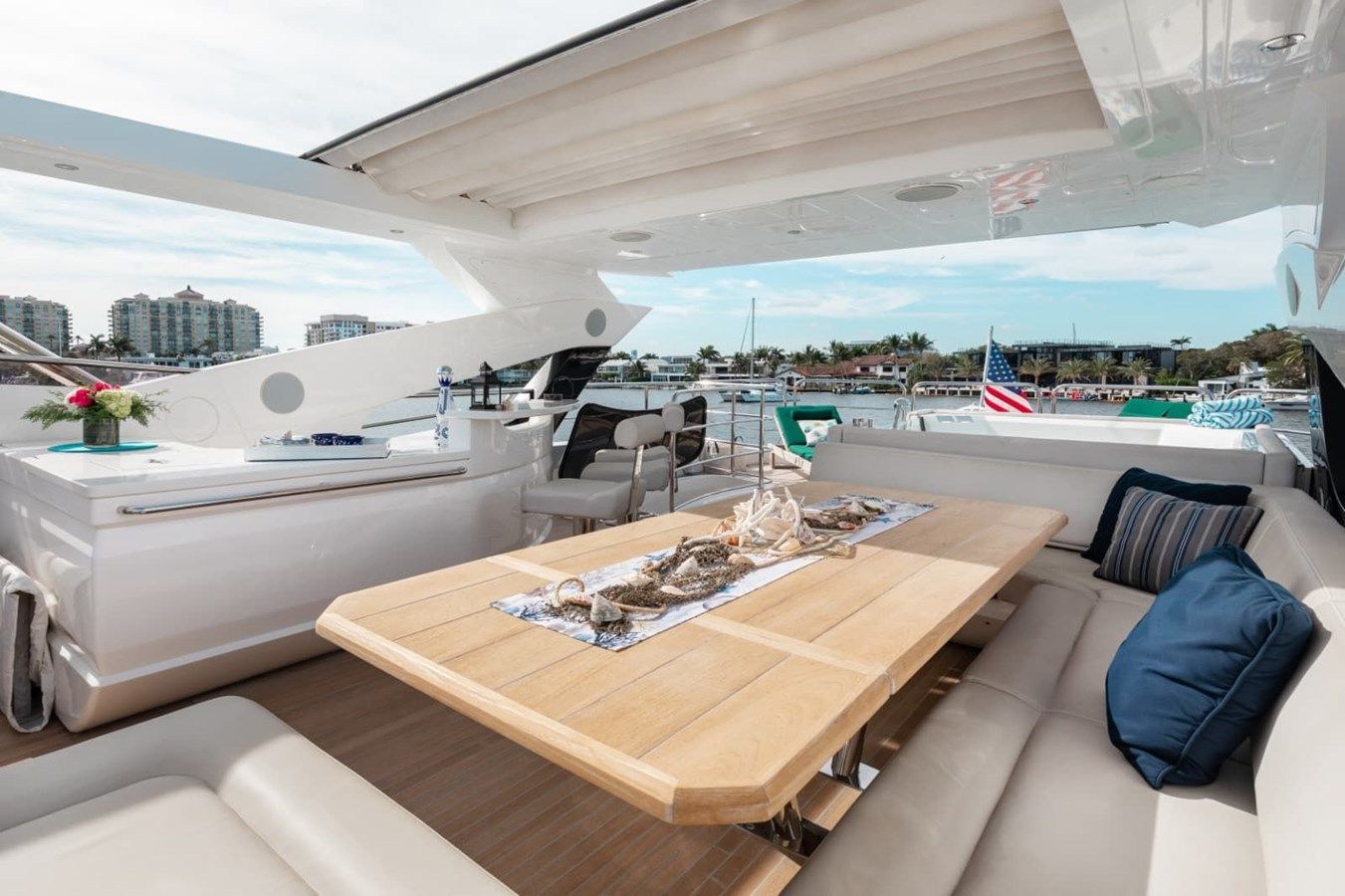 the best price on 95 ft 2018 Sunseeker 95 Yacht, Mirracle 95