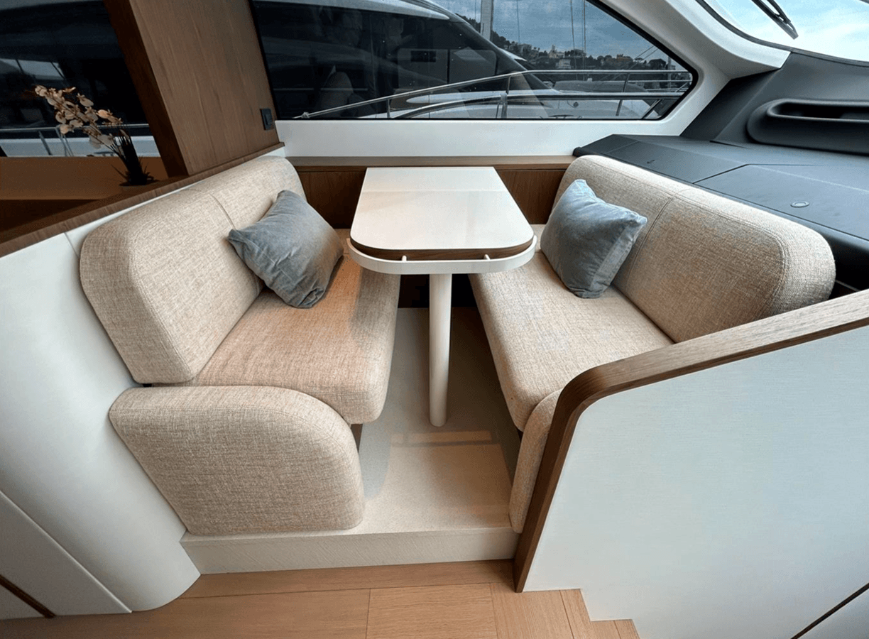 Buy a yacht Azimut 72 Fly 2024