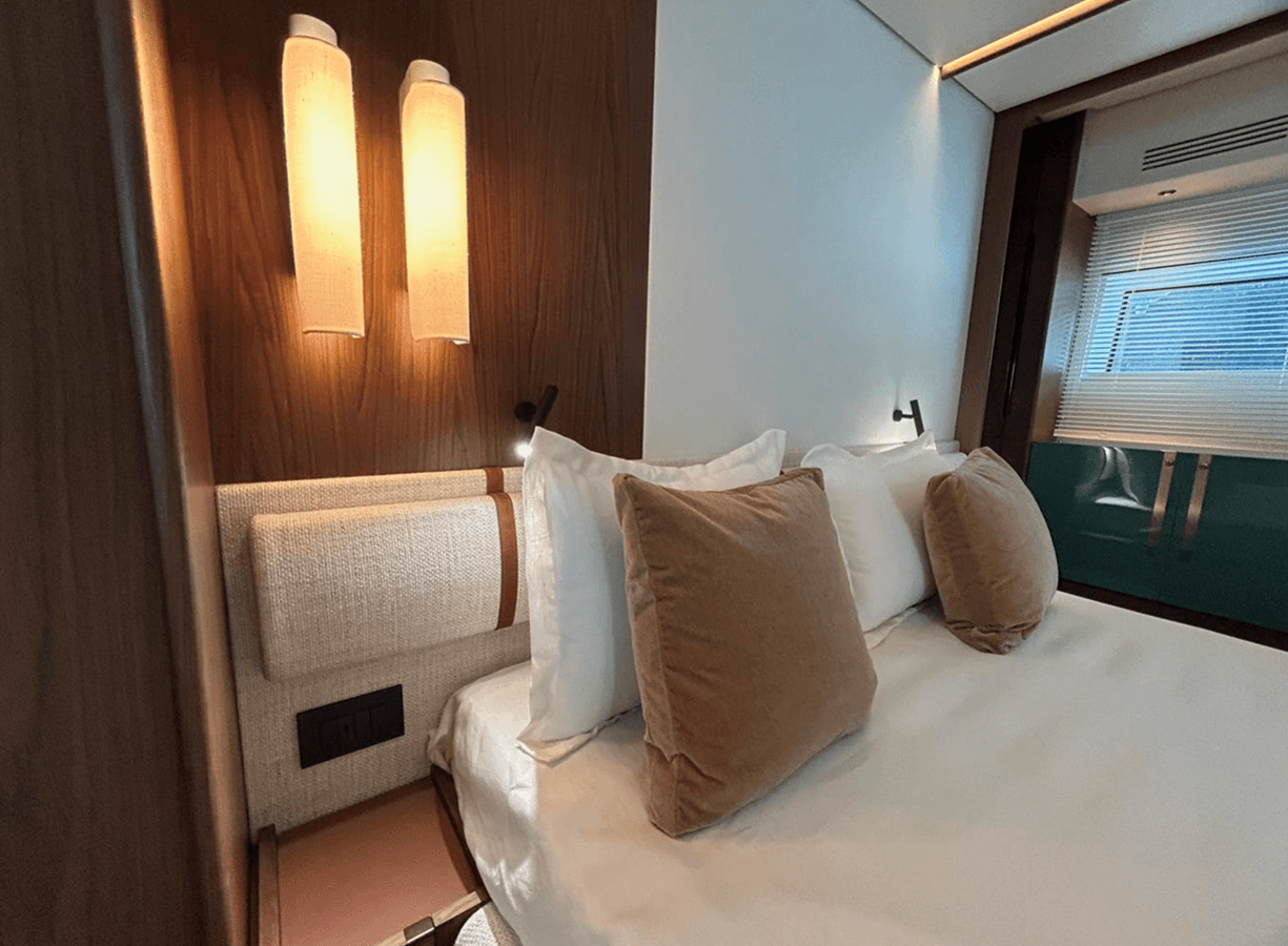 Azimut 72 Fly yacht sale