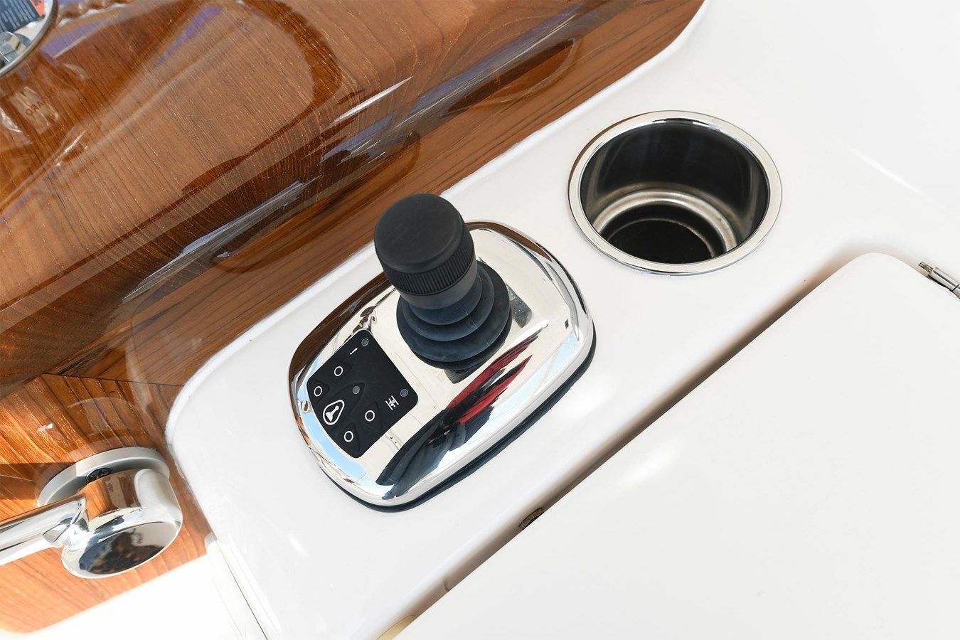 Лучшая цена на No Name 2015