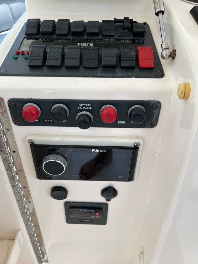 No Name - Tiara price