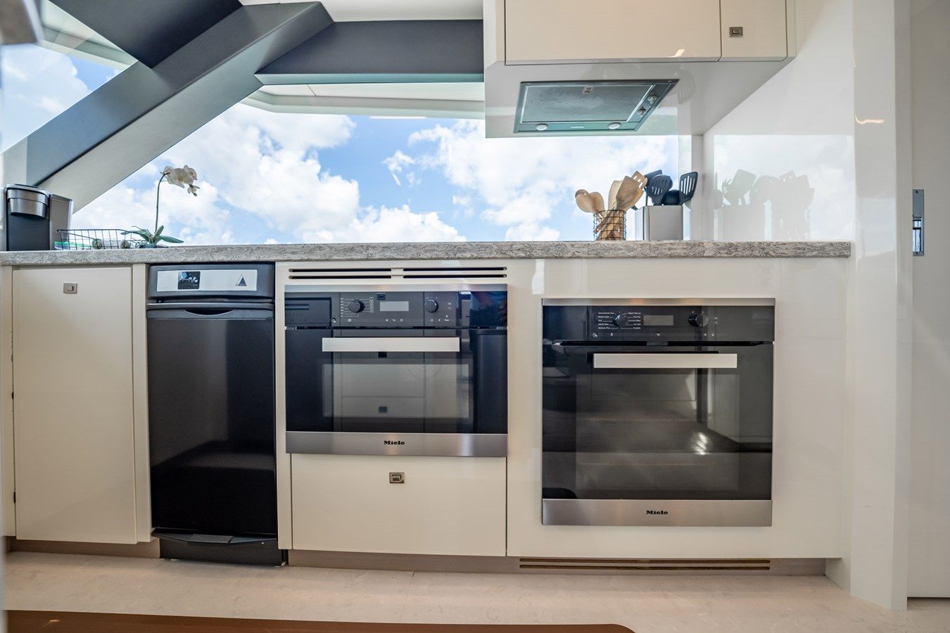 Лучшая цена на Aquasition - Ocean Alexander