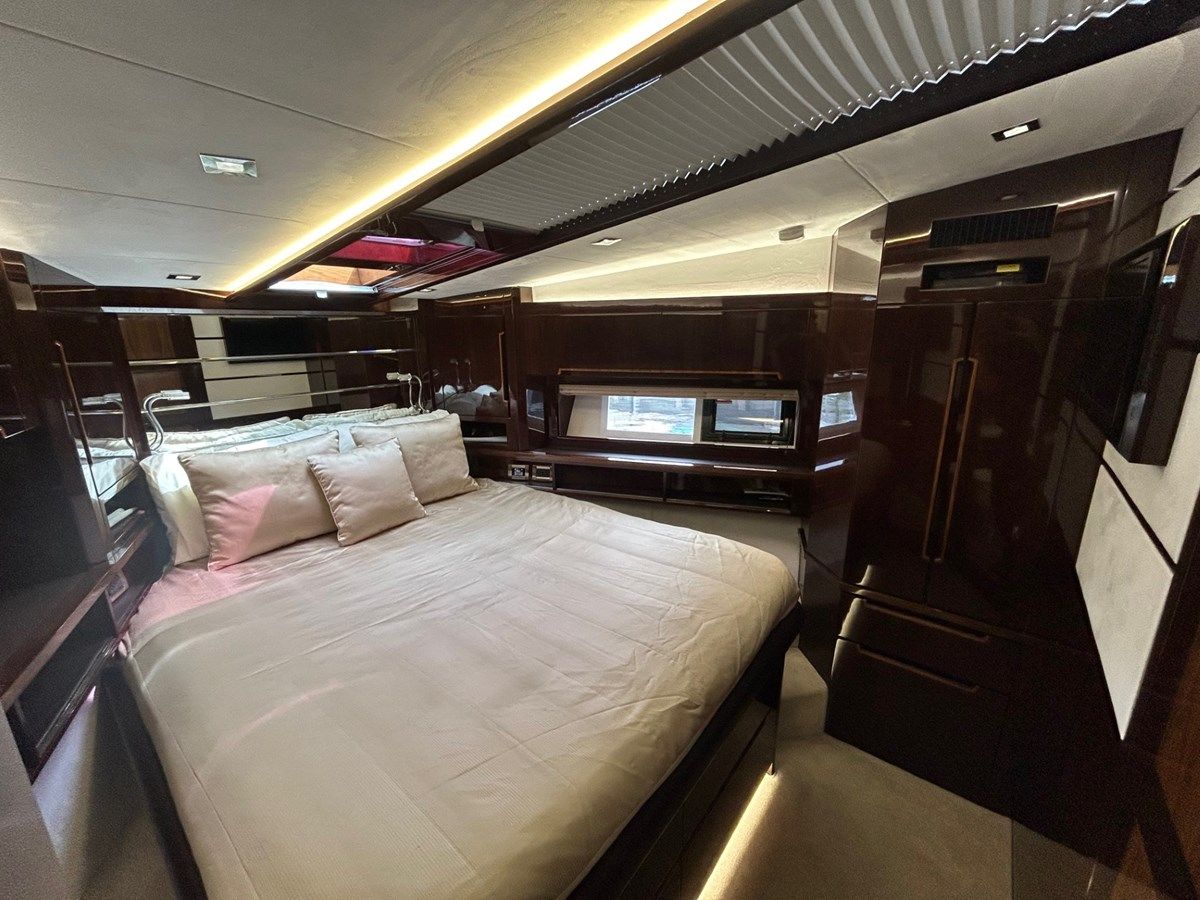 Buy a yacht BUGSY 55