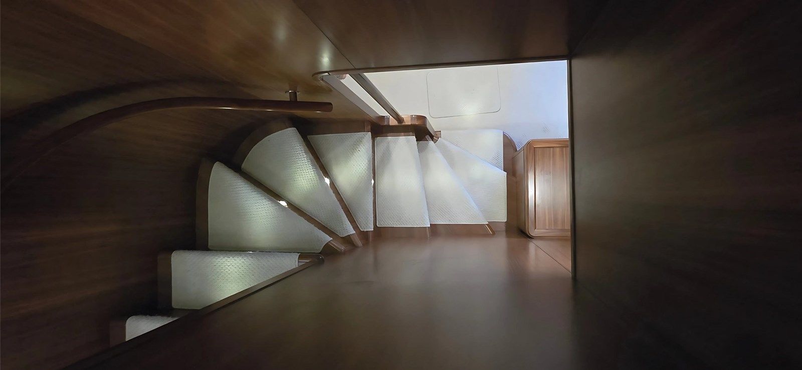 best yacht sales deals MY BLEU BLANC 2009