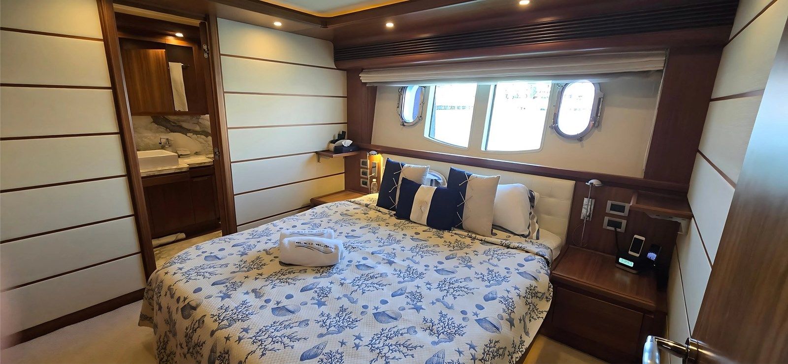 MY BLEU BLANC 97 yacht sale