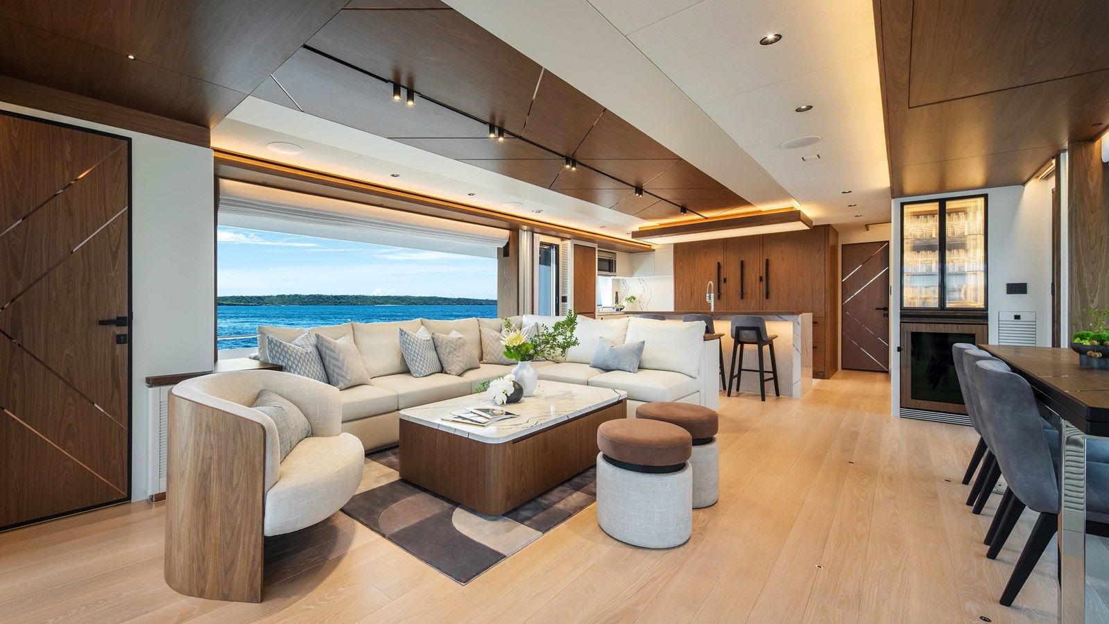 Продажа яхты Horizon FD80-617 NOW AVAILABLE - HORIZON MOTOR YACHTS