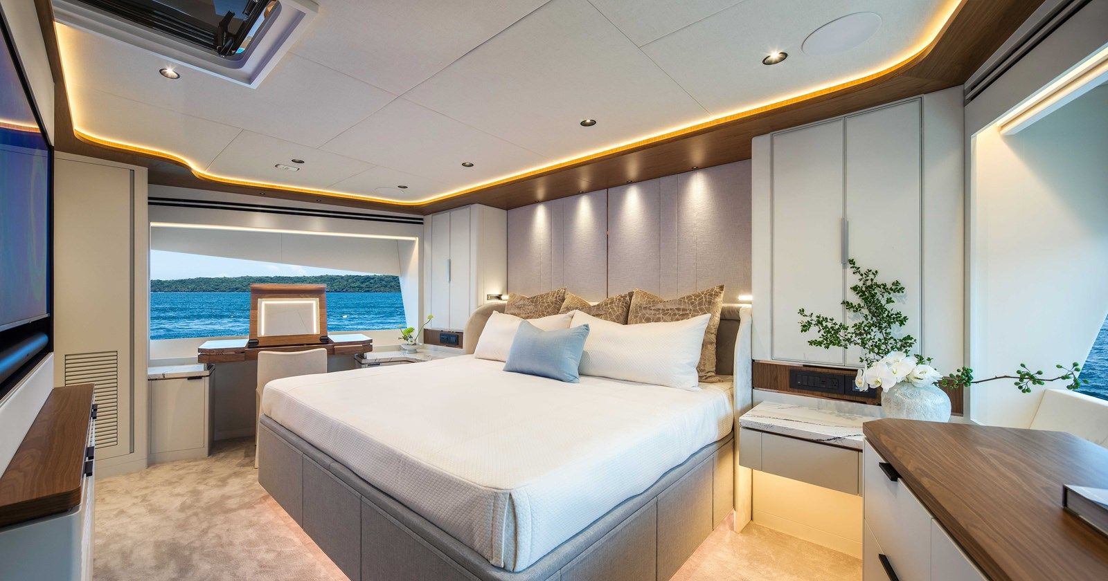 Купить яхту Horizon FD80-617 NOW AVAILABLE - HORIZON MOTOR YACHTS в Shestakov Yacht Sales