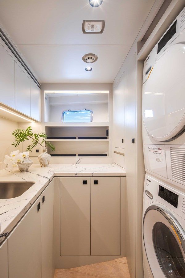 Лучшая цена на Horizon FD80-617 NOW AVAILABLE - HORIZON MOTOR YACHTS