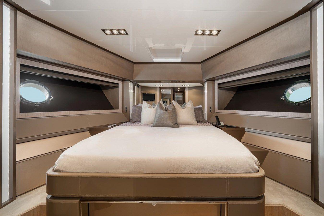 the best price on DA ROSE DOMINO