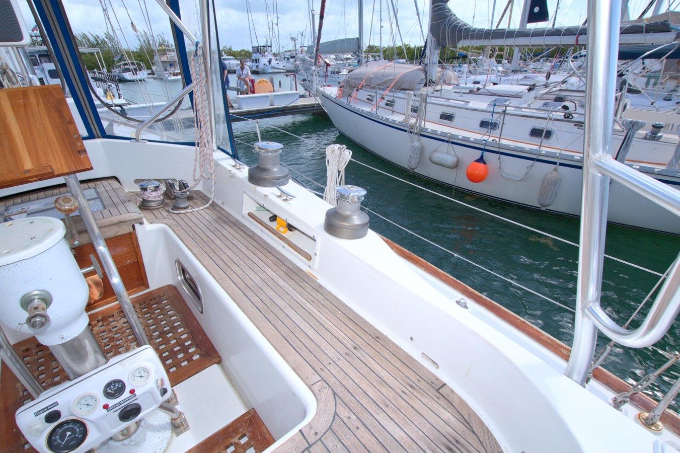 Buy a yacht Satori 47