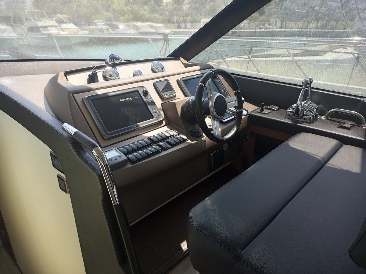 Стоимость яхты LNT - PRESTIGE