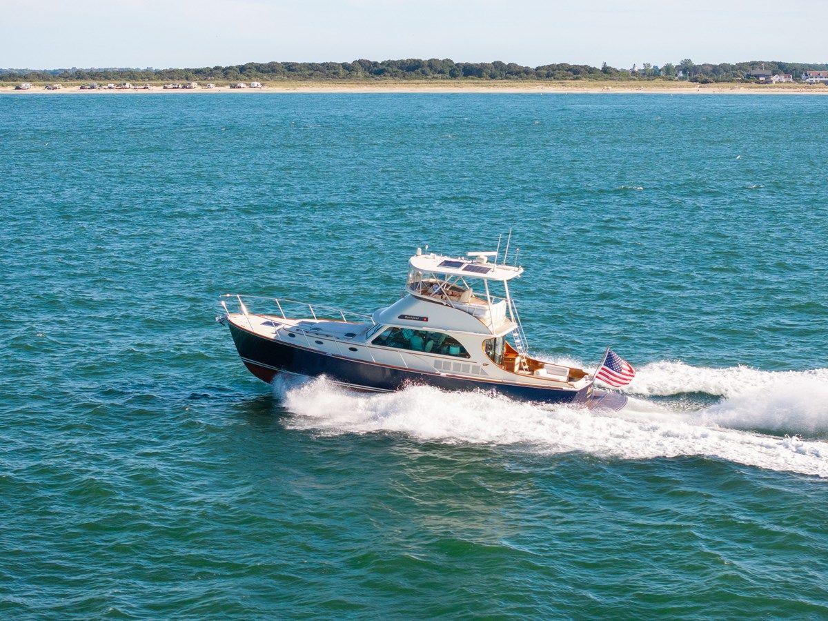 best yacht sales deals BAREFOOT - Hinckley