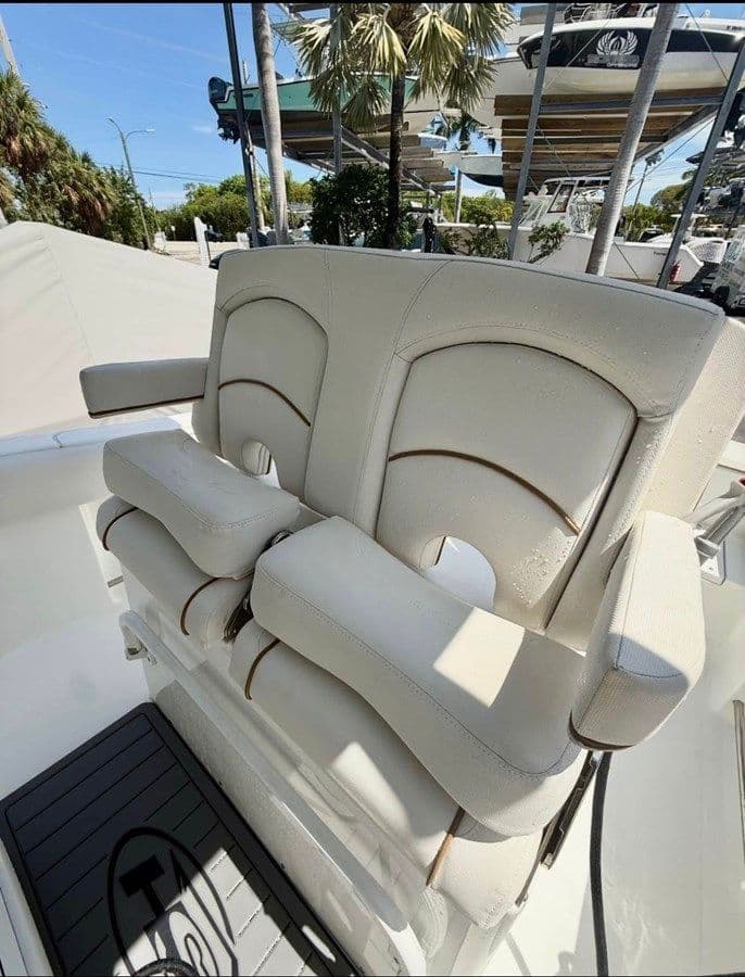 the best price on No Name 23