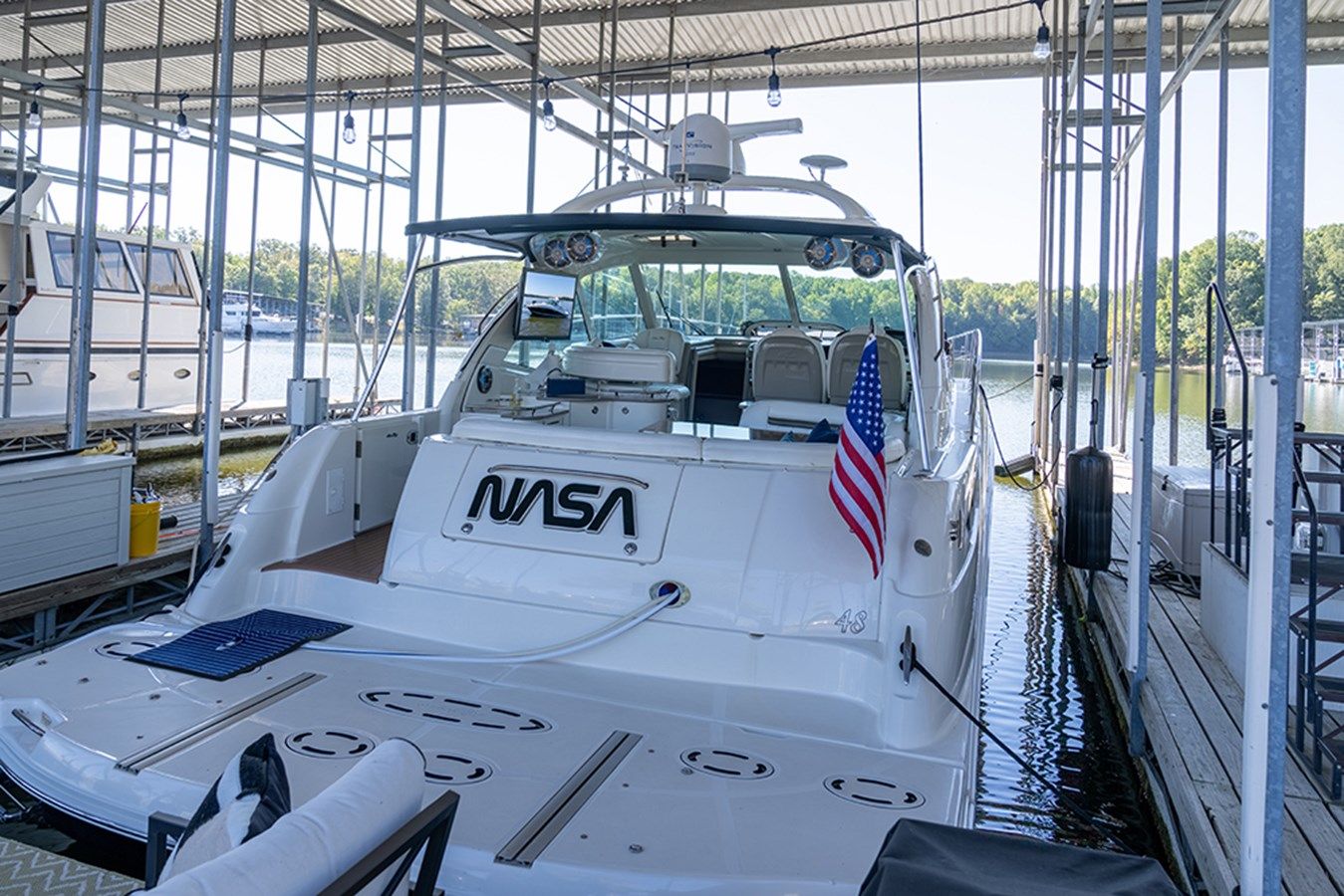 Лучшие предложения покупки яхты NASA - SEA RAY