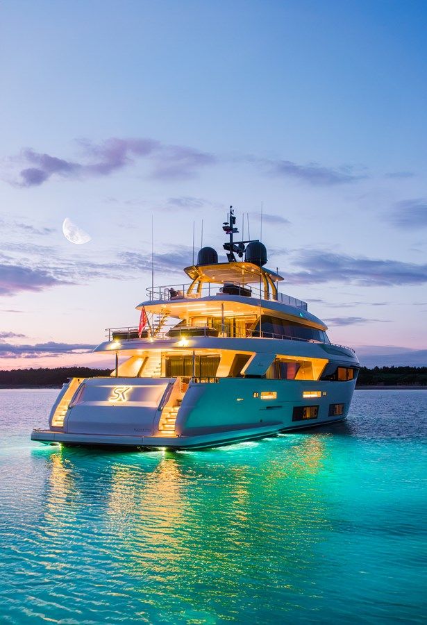 SK - Custom Line yacht sale