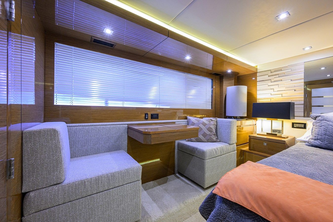 Купить UNORTHODOCS - Cruisers Yachts