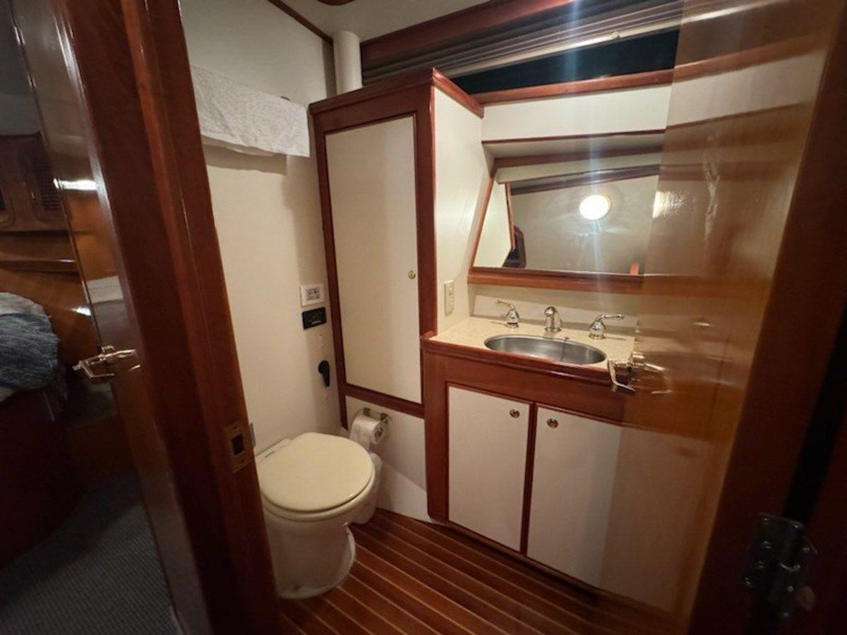 Купить яхту 1998 Mikelson 43 Sportfisher - MIKELSON в Shestakov Yacht Sales