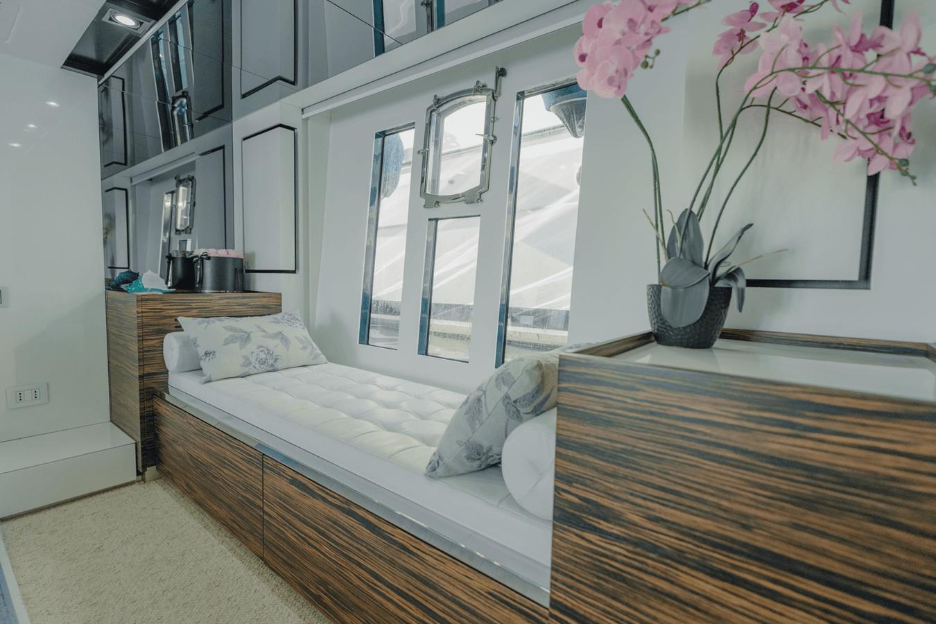 Лучшие предложения покупки яхты SCUDERIA 2010