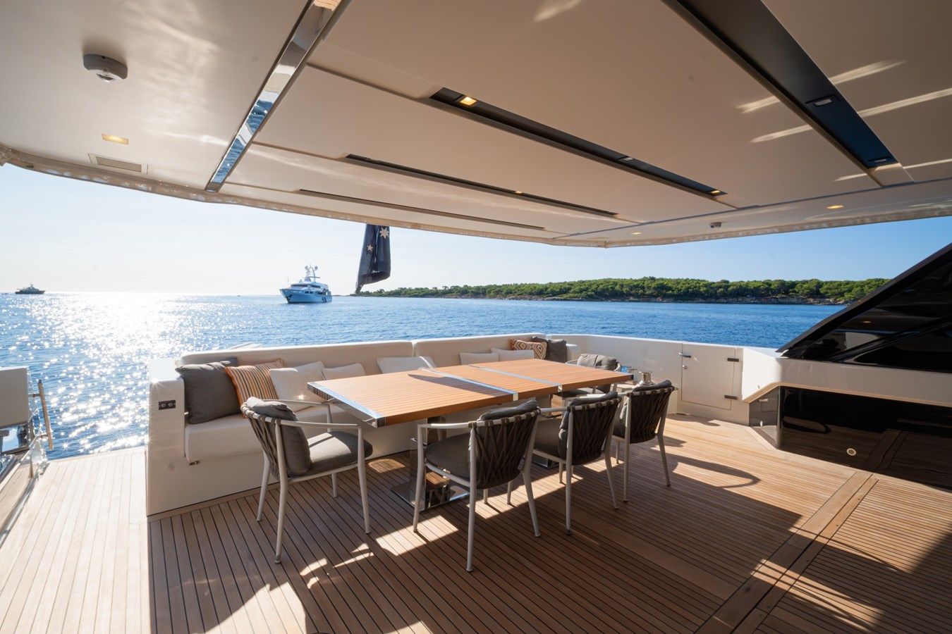 Buy a LE GYPSY SL102A at Shestakov Yacht Sales